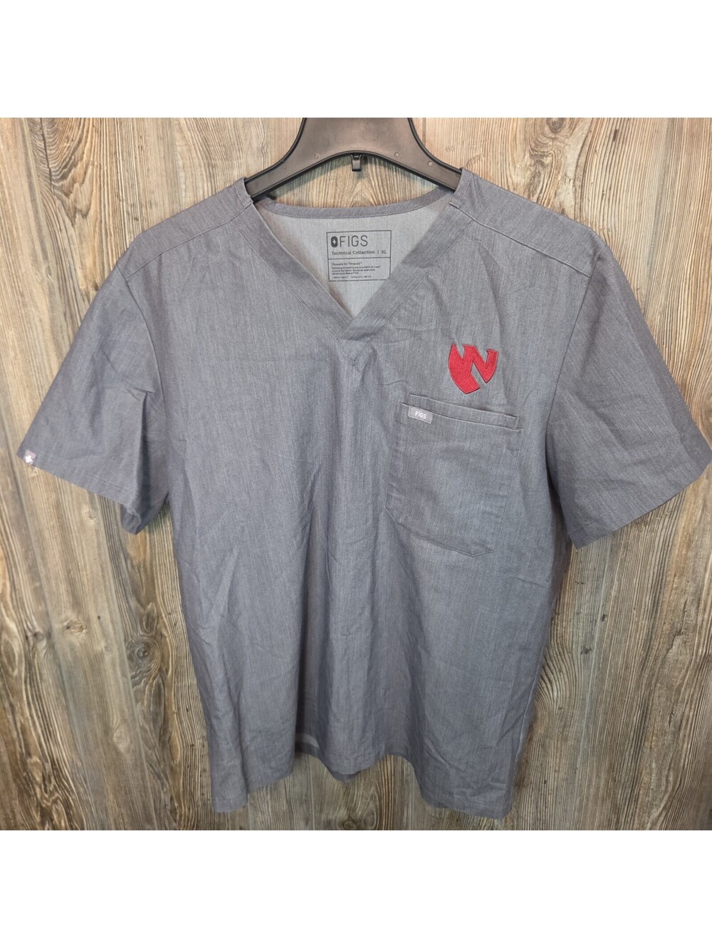 Figs Technical FM1500 Leon Sz XL Gray Scrub Top Shirt UNMC Nebraska Medical Logo
